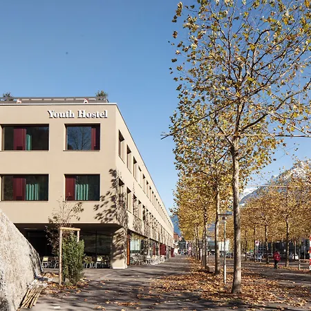 Hostal Youth Entrelagos