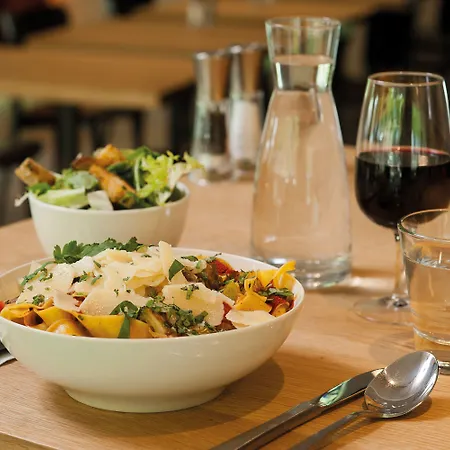 Youth Hostal Entrelagos