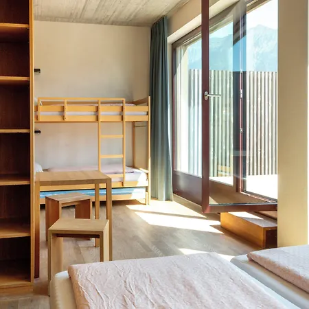 Youth Hostel *