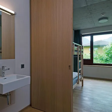 Youth * אינטרלאקן