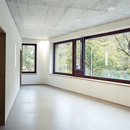 Youth * אינטרלאקן