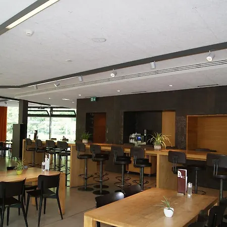 Youth אינטרלאקן